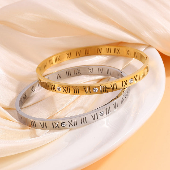 TITANARM BAND WITH ROMAN NUMERALS | ELEGANT DESIGN, DURABLE QUALITY