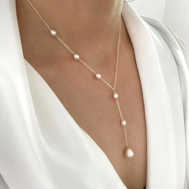 RUBY | ELEGANT PEARL NECKLACE
